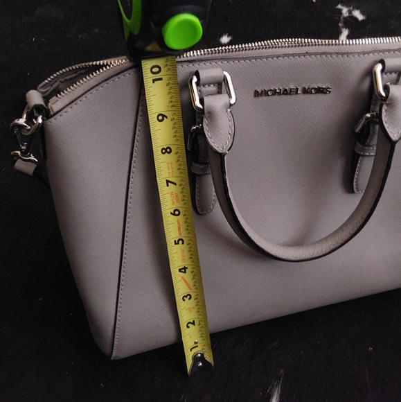 Michael Kors purse - Picture 4 of 4